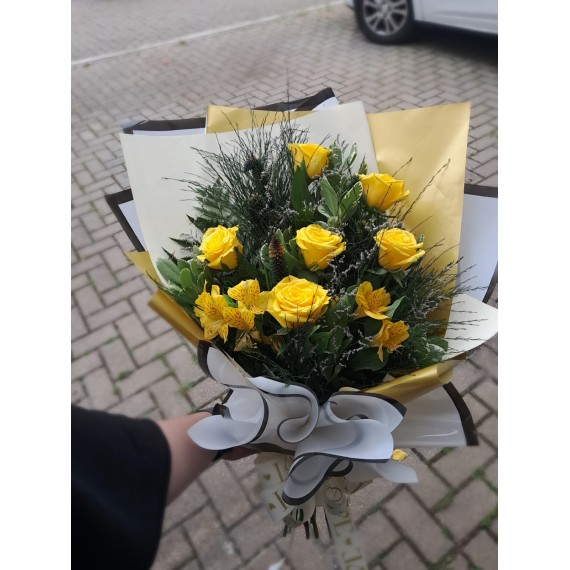 RAMALHETE DE 6 ROSAS