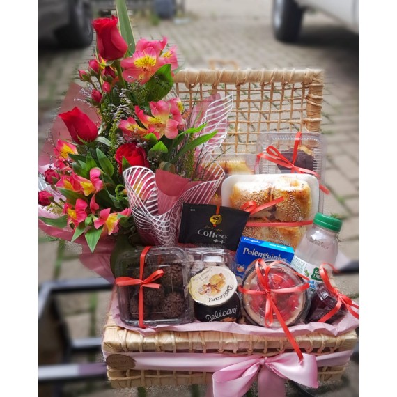 Café da Manhã Com Flores